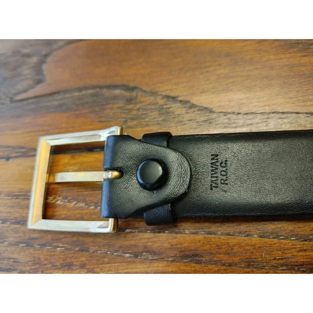 VTG Black Regent Cowhide Dress Belt - Men's Size 32/80 marked 01-4411